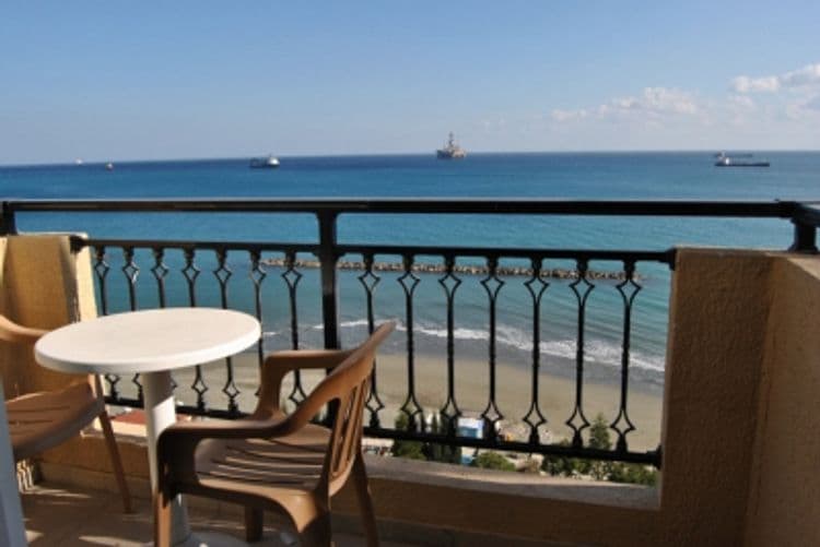 Pier Beach Hotel Apartments