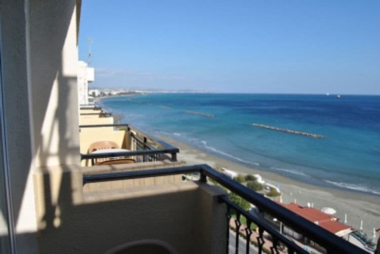 Pier Beach Hotel Apartments