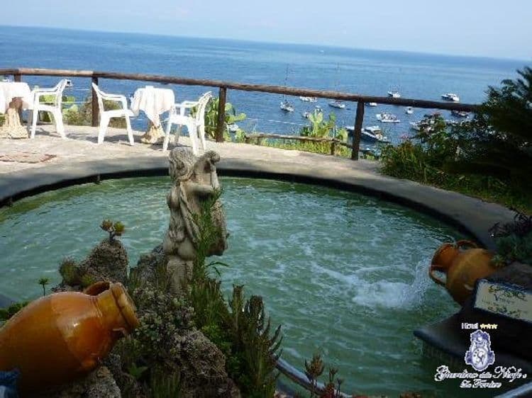 Giardino Delle Ninfe E La Fenice