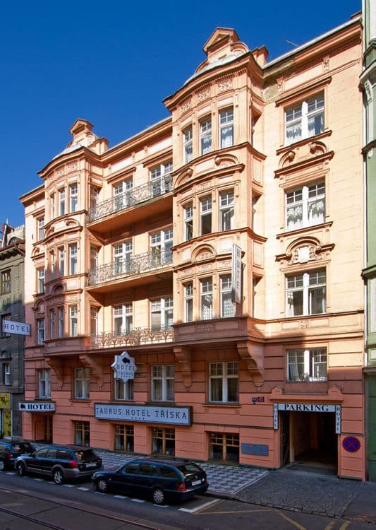 Taurus Hotel