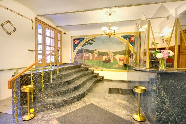 Taurus Hotel