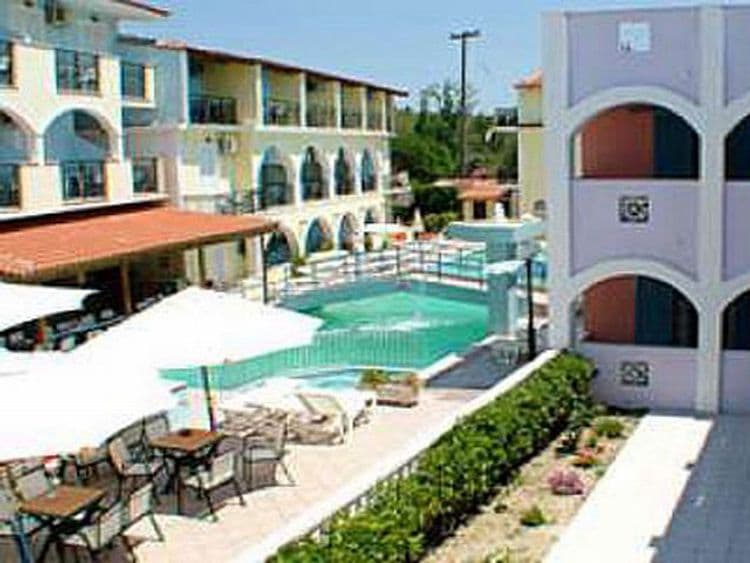 Canadian Hotel
