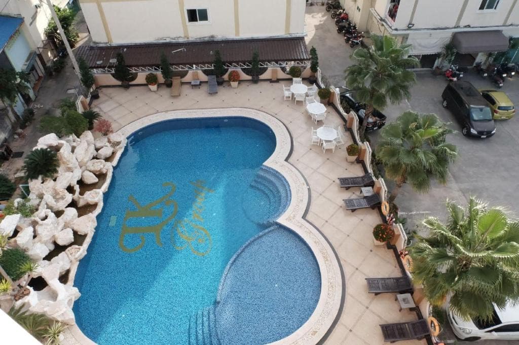 Lk Grand Living