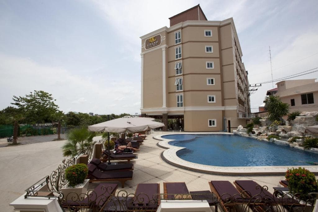 Lk Grand Living