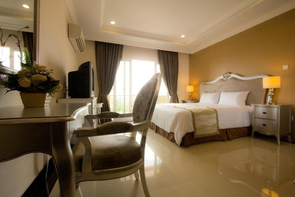 Lk Grand Living