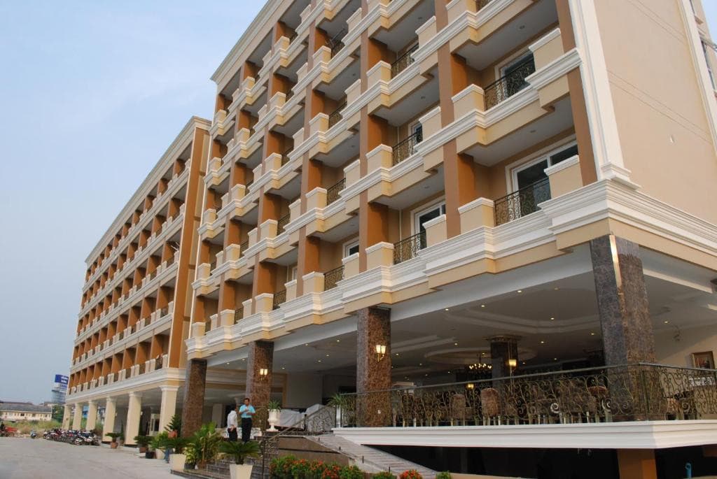 Lk Grand Living