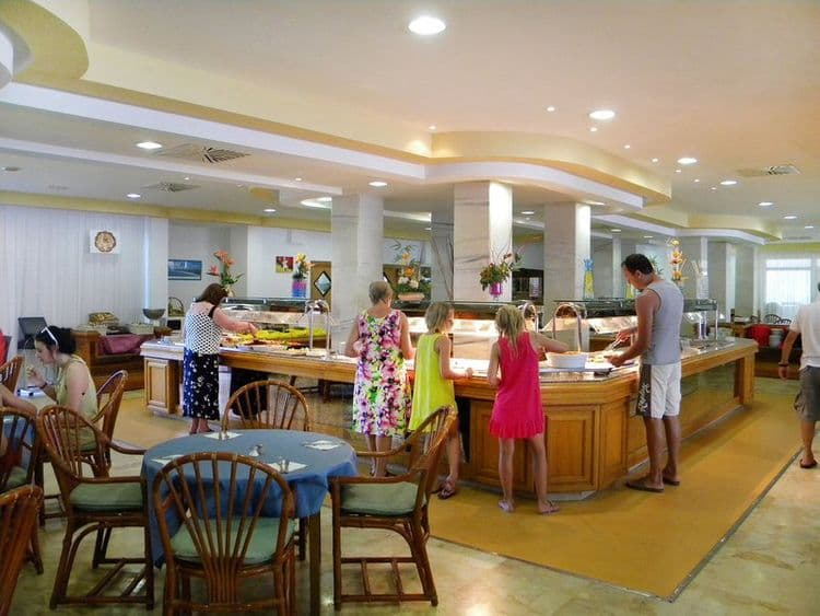 Roc Continental Park Hotel