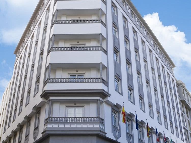 Occidental Santa Cruz Contemporaneo