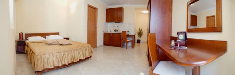 Contessa Apartments