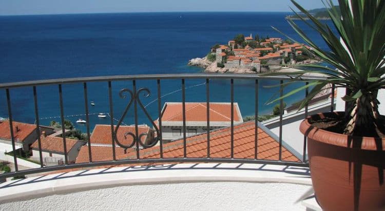 Leut Apartments