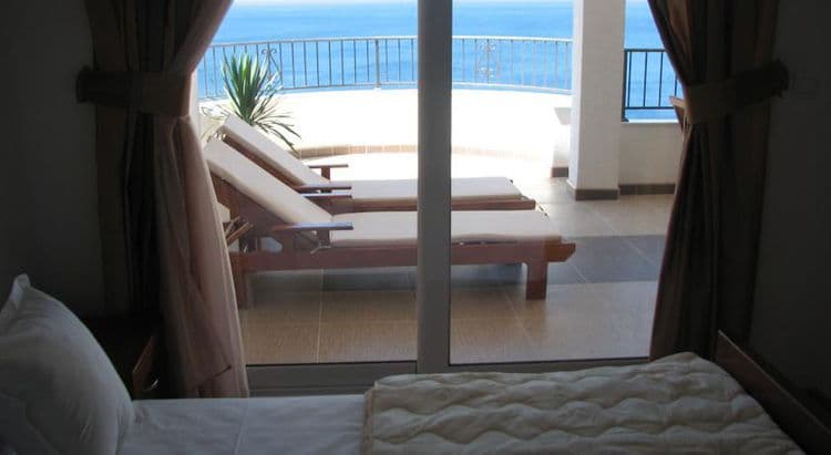 Leut Apartments