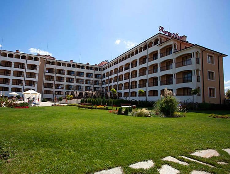 Regina Mare Beach & Residence