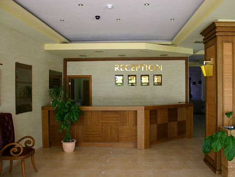 Regina Mare Beach & Residence