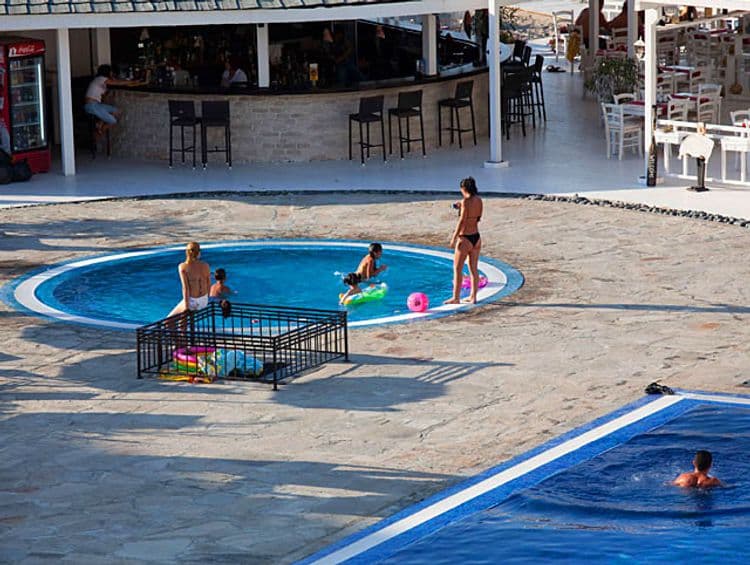 Regina Mare Beach & Residence