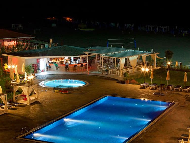 Regina Mare Beach & Residence