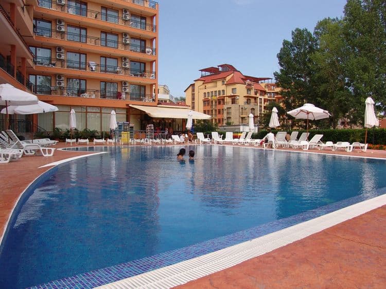 Happy Aparthotel & Spa