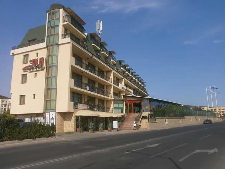 Julia Hotel