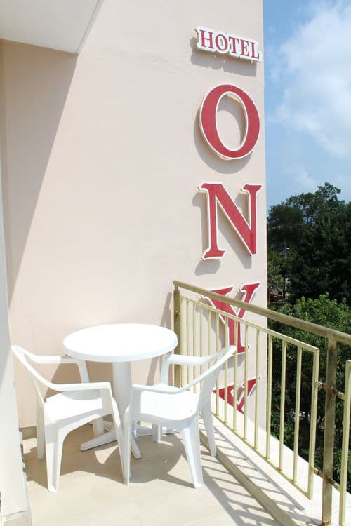 Onyx Hotel