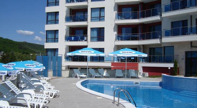 Royal Cove Residence