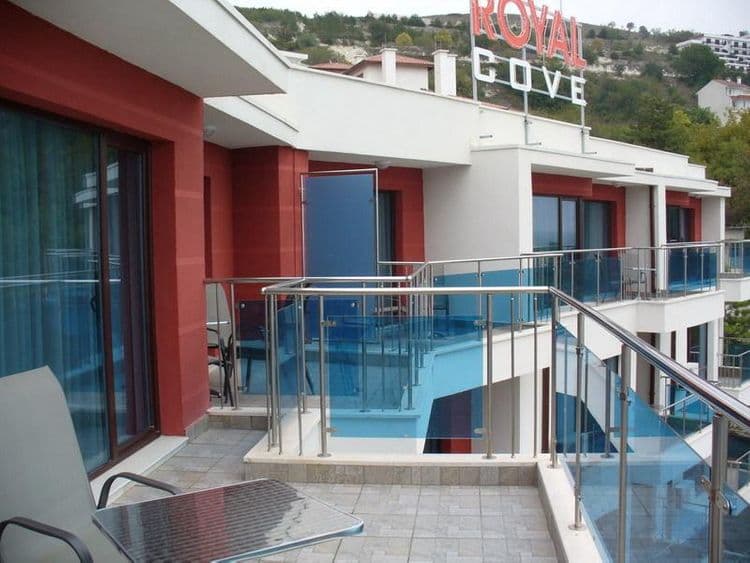 Royal Cove Residence