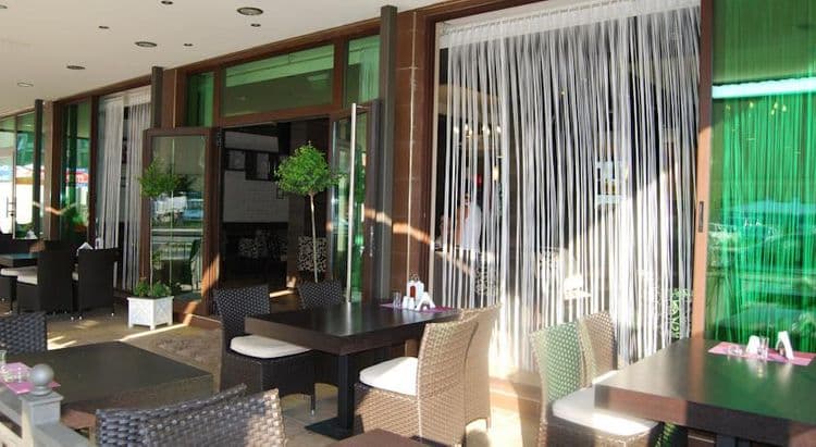 Central Plaza Hotel