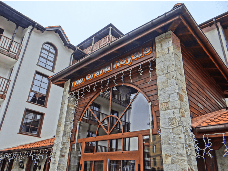 Grand Royale Apartment Complex & Spa