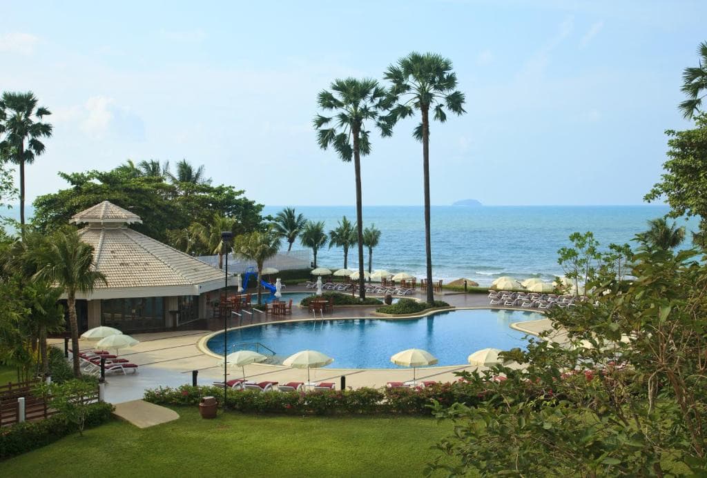 Novotel Rayong Rim Pae Resort Hotel