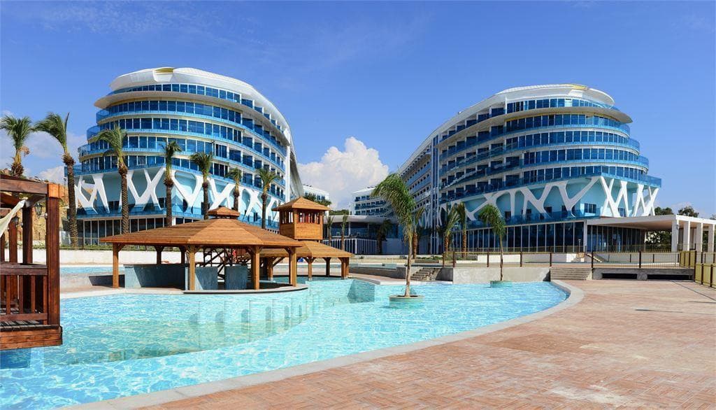 Vikingen Infinity Resort & Spa