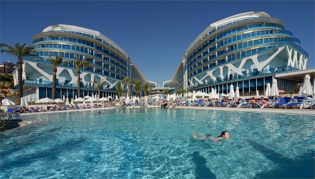 Vikingen Infinity Resort & Spa