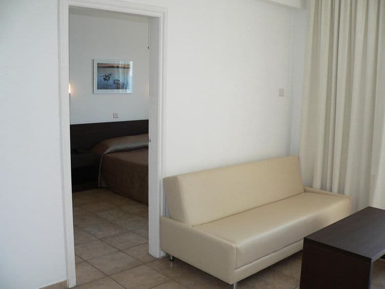 Costantiana Beach Hotel Apartments