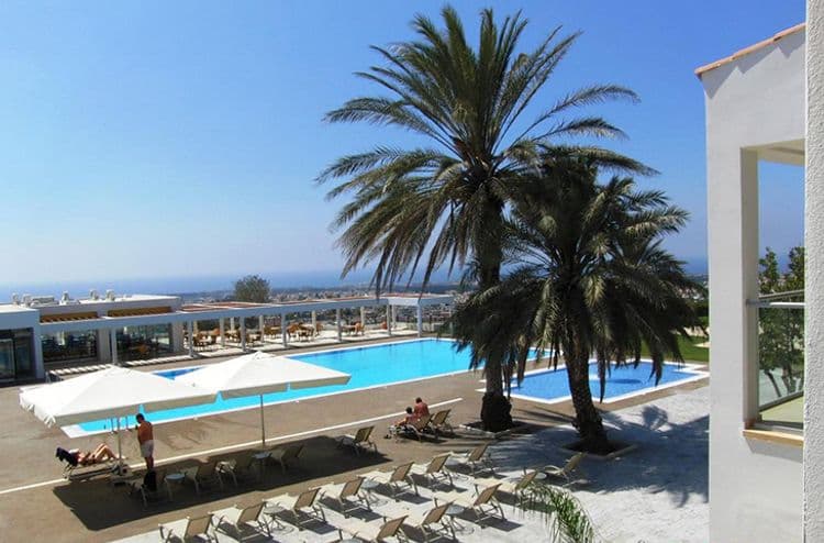 Royal Blue Hotel & Spa