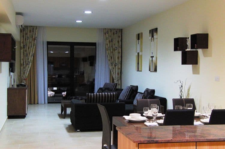 Royal Blue Hotel & Spa
