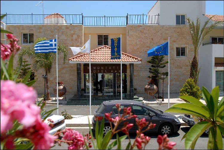 Moniatis Hotel