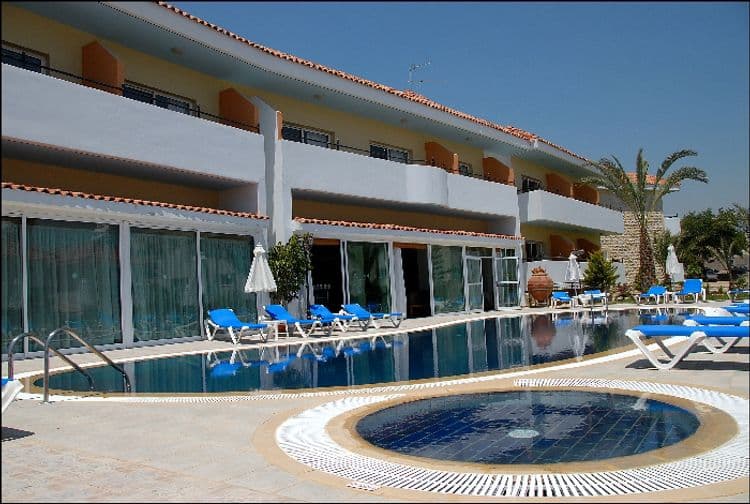Moniatis Hotel