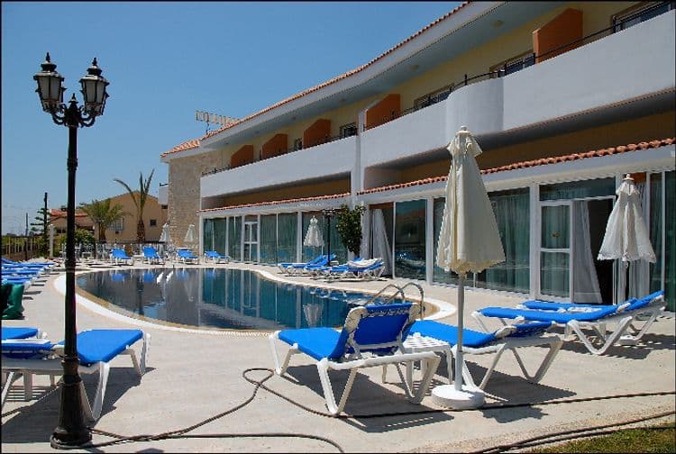 Moniatis Hotel