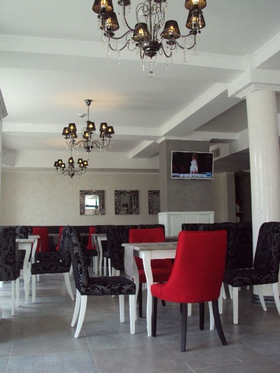 White Rock Castle Suite Hotel