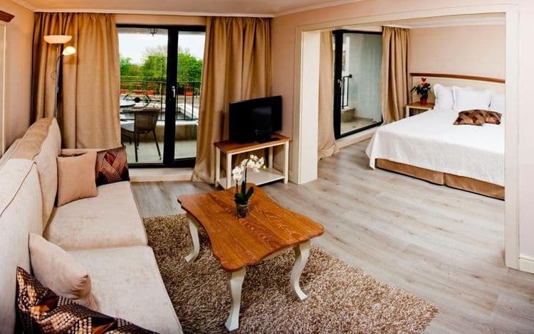 White Rock Castle Suite Hotel