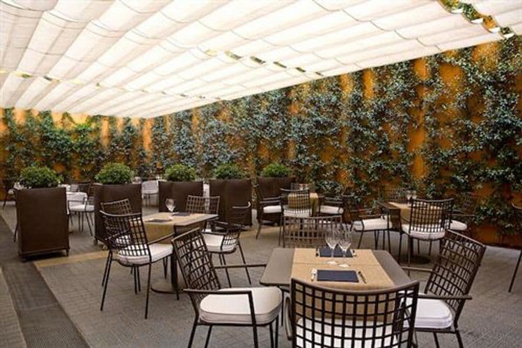 Gallery Hotel
