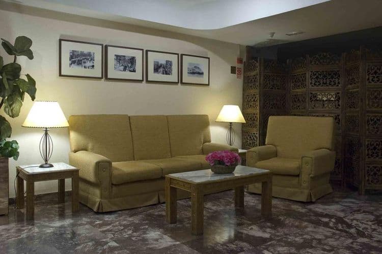 Leuka Hotel