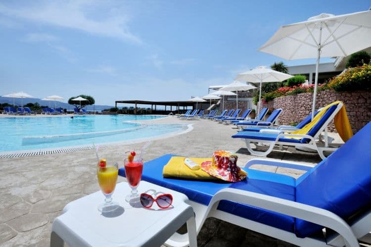 AKS Hinitsa Bay Hotel