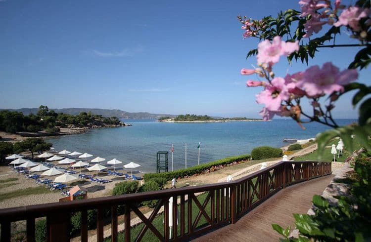 AKS Hinitsa Bay Hotel