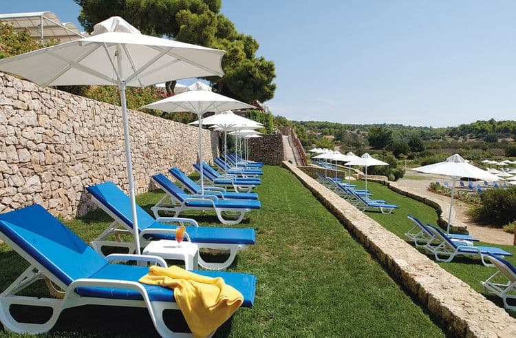 AKS Hinitsa Bay Hotel