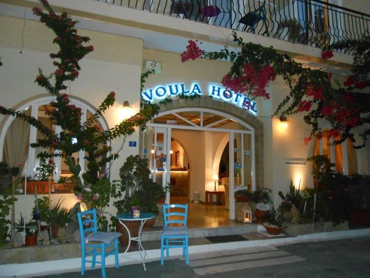 Voula Hotel & Apartments