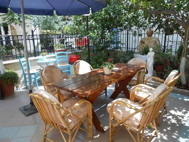 Voula Hotel & Apartments