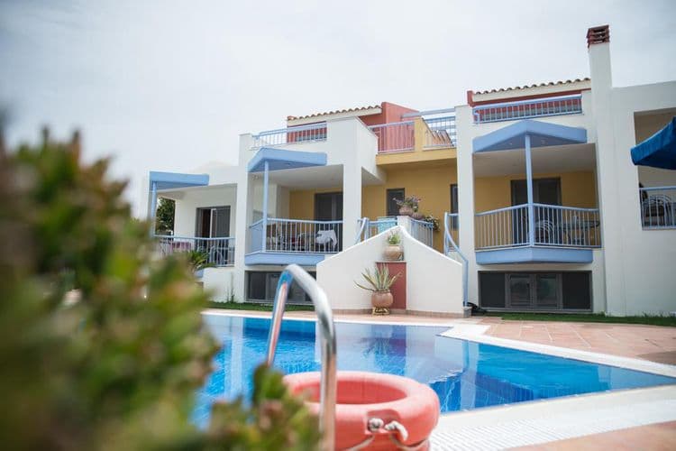 Niriides Apartments Studios
