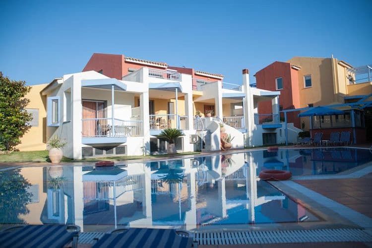 Niriides Apartments Studios