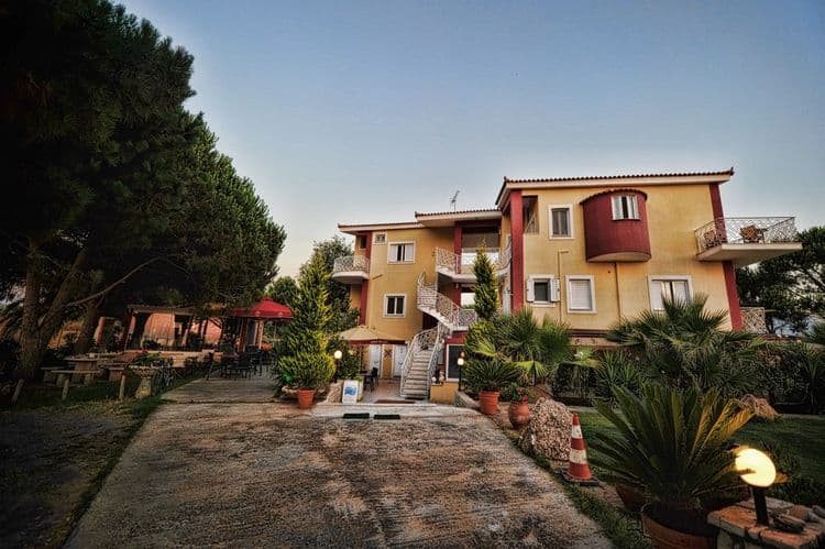 Irida Resort Suites