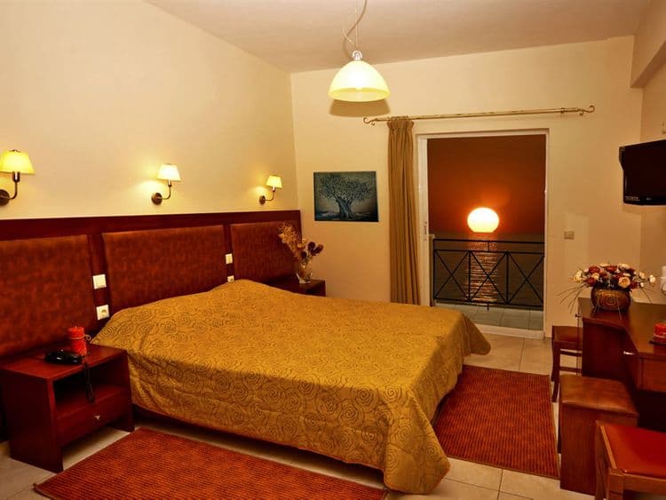 Artina Hotel