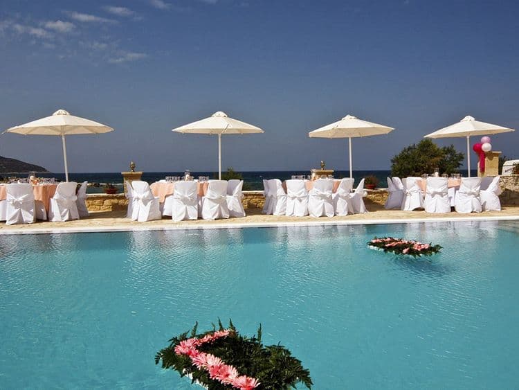 Artina Hotel