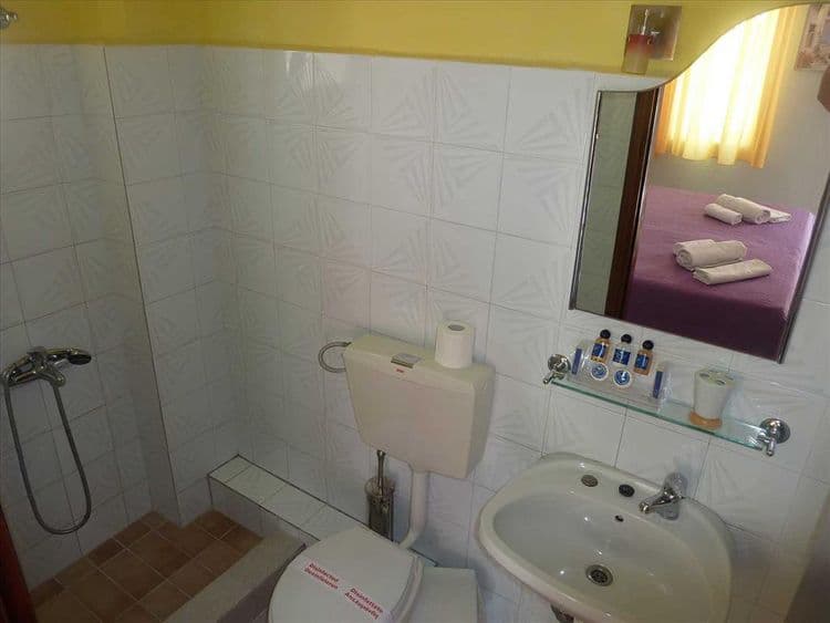 White Rose Hotel